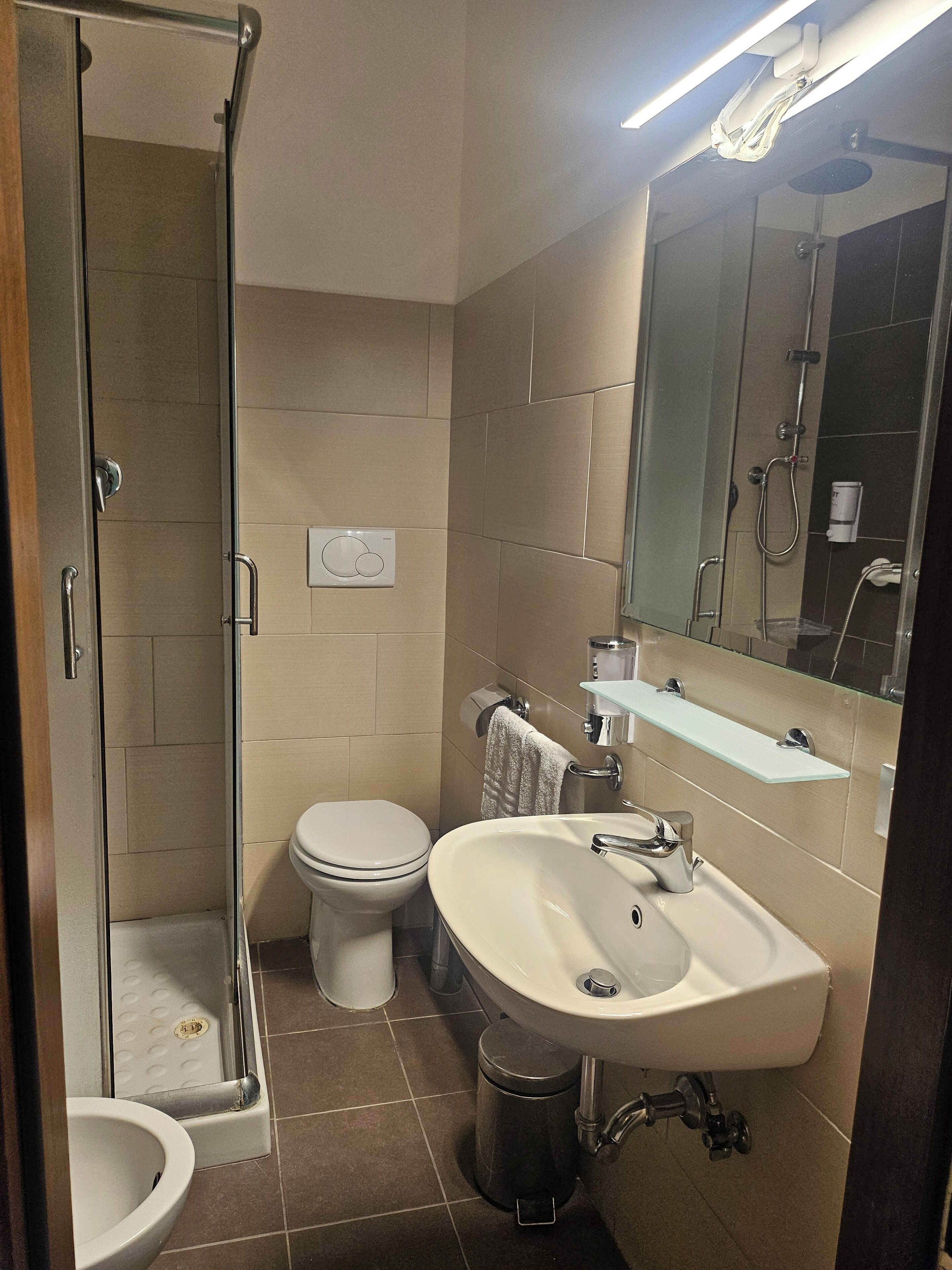 Economy Room | Bathroom