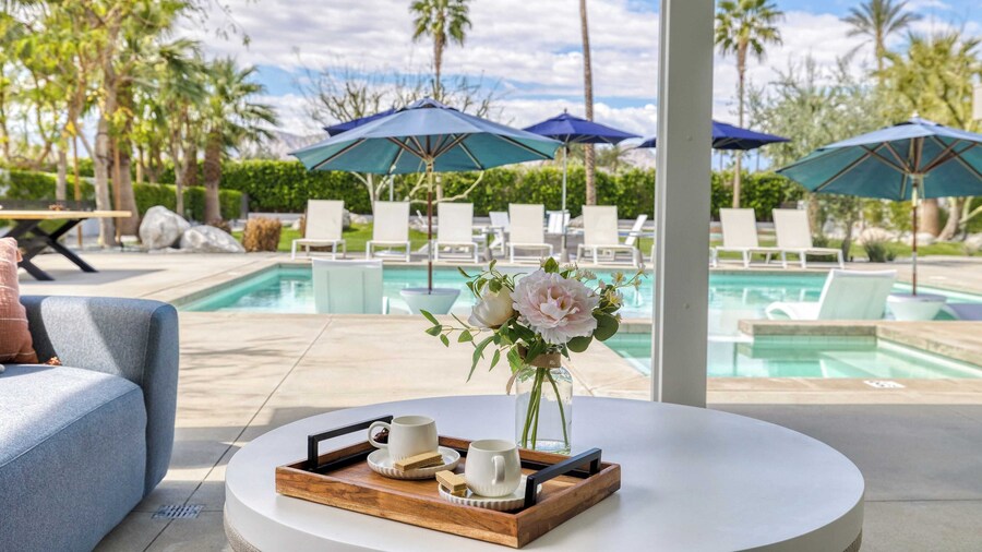 Sleeps 40 3 Luxe Villas Next to Empire Polo Club Putting Green & Pickleball