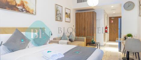 Zimmersafe, Bügeleisen/Bügelbrett, kostenloses WLAN