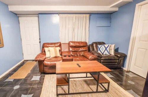 MASTER SUITE Studio- Private Entrance and Bathroom