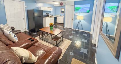 MASTER SUITE Studio- Private Entrance and Bathroom