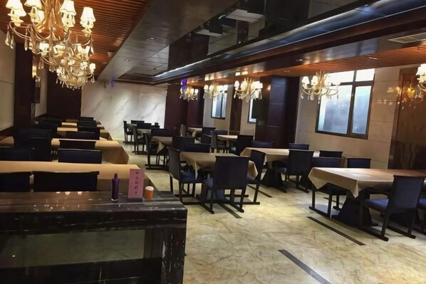 Unclassified image, 1 of 18, button - Lanzuan Hotel (Ankang)