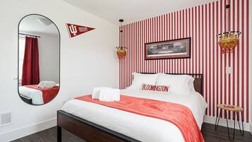 1 bedroom, desk, travel crib, free WiFi