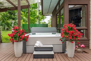 Bain à remous extérieur