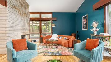 Smart TV, fireplace, video games, books