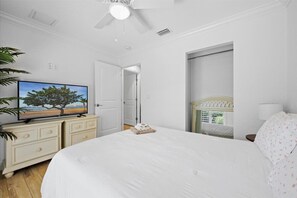 4 bedrooms, iron/ironing board, WiFi, bed sheets