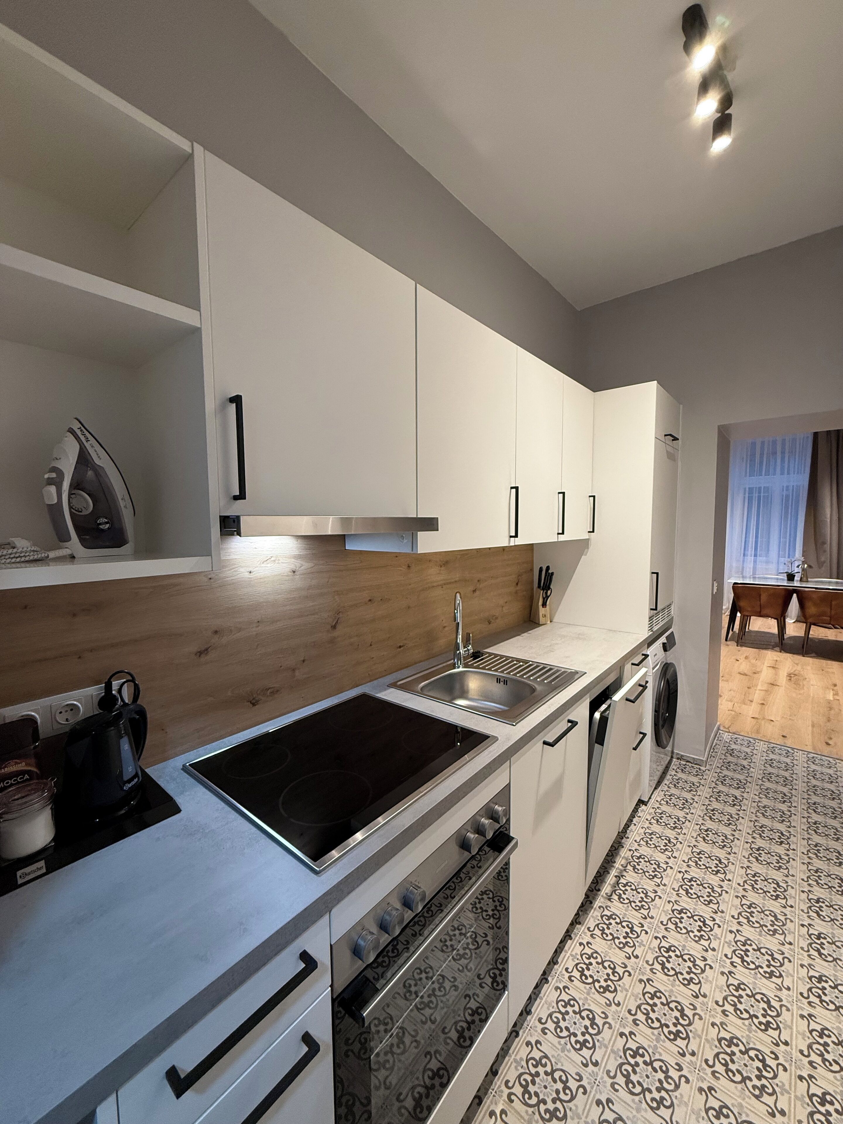 Luxury Apartment, 2 Bedrooms | Pillowtop beds, soundproofing, free WiFi, bed sheets