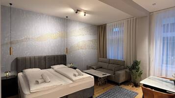 Luxury Apartment, 2 Bedrooms | Pillowtop beds, soundproofing, free WiFi, bed sheets