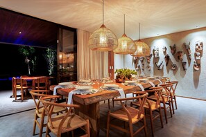 Villa | Dining