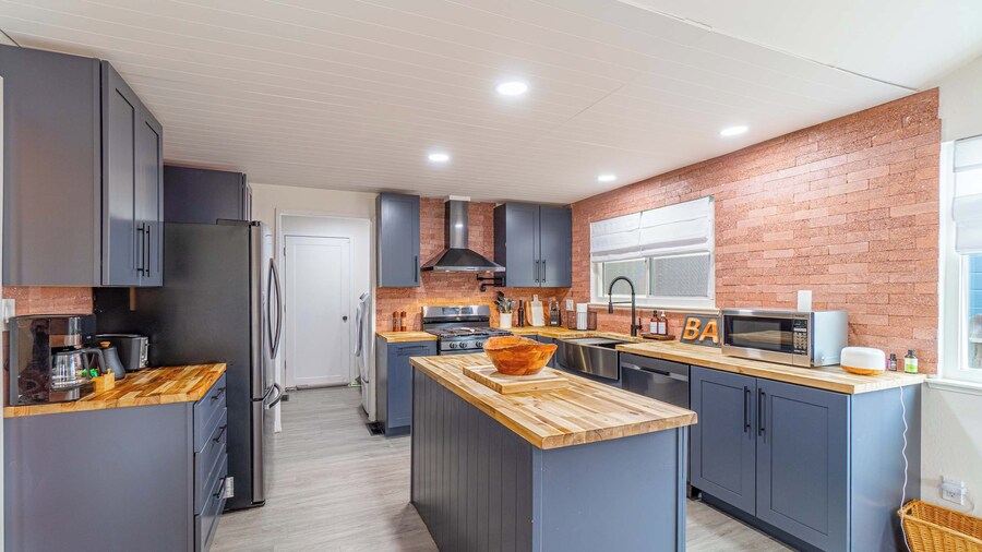 Cozy Family Haven in Sparks - Pet Friendly - Fenced Yard