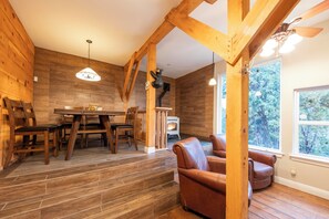 Dining - Historic Mountain Retreat - Close to Boreal (Emigrant Gap)