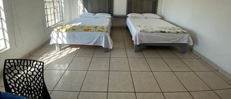 1 soverom, strykejern/-brett, wi-fi og sengetøy