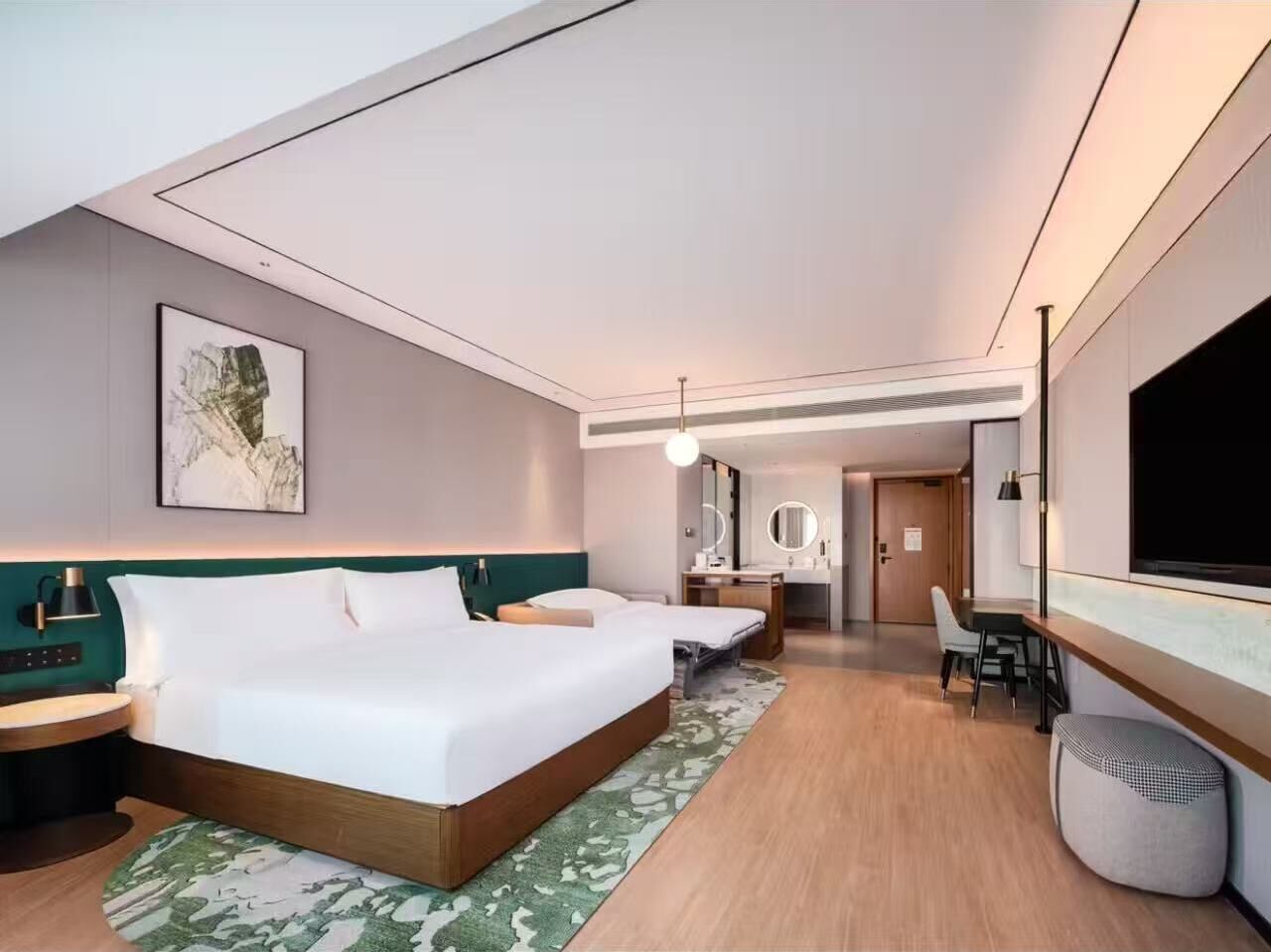 Habitación Deluxe, 1 cama King size y sofá cama | Ropa de cama de alta calidad, escritorio y insonorización 
