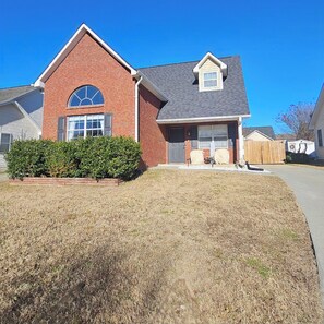 Exterior - Pet Friendly Townside Retreat near Lakepoint (Cartersville)