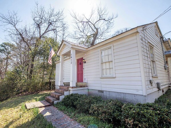 المنشأة من الخارج