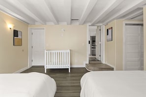 3 bedrooms, desk, iron/ironing board, WiFi
