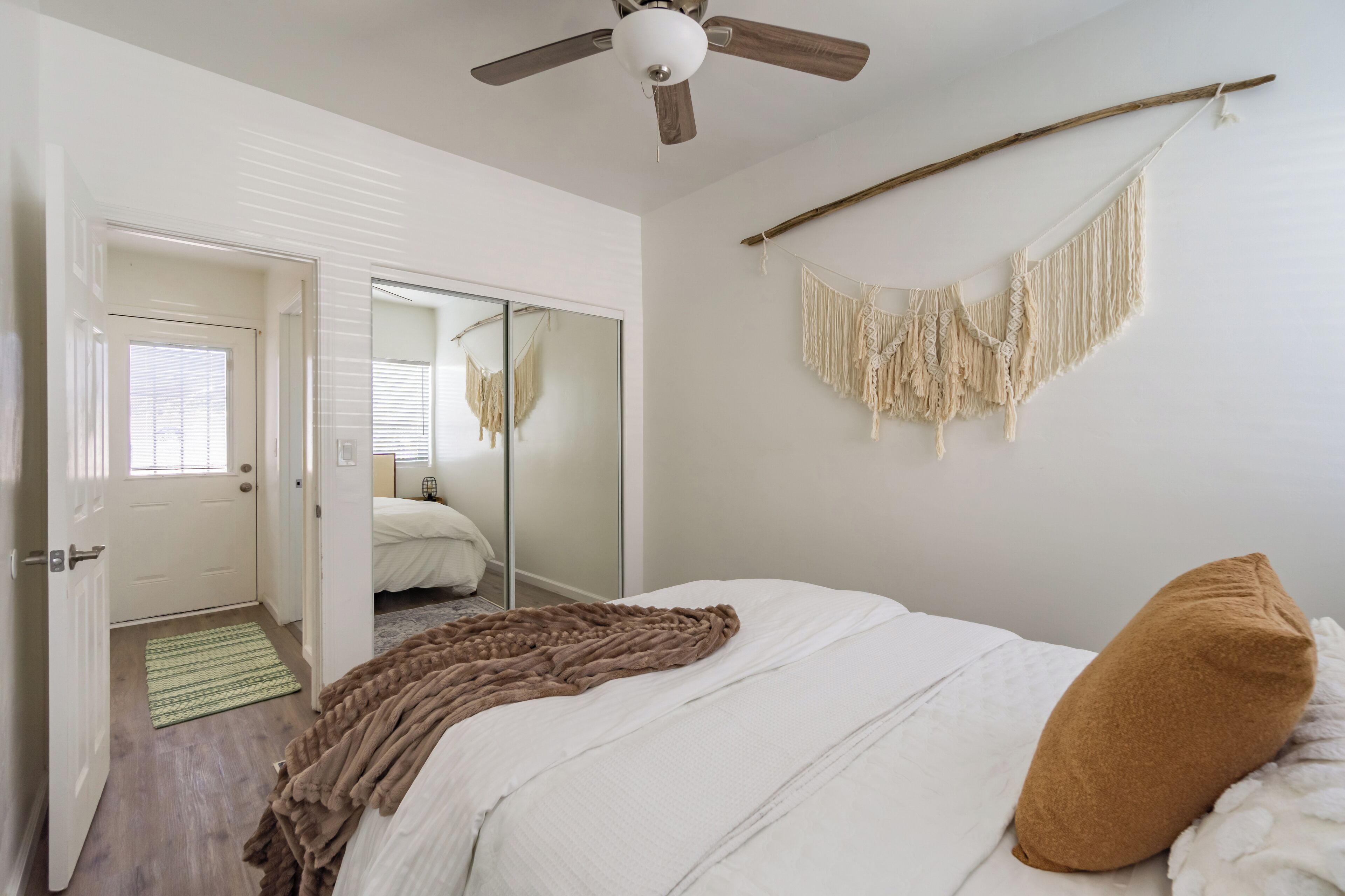 3 habitaciones, tabla de planchar con plancha, cuna de viaje y wifi 