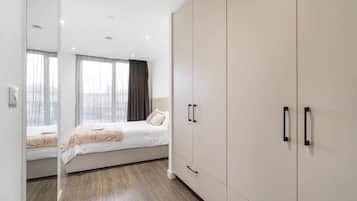 Apartment, 2 Bedrooms, Non Smoking | 2 bedrooms, blackout drapes, iron/ironing board, free WiFi