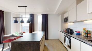Apartment, 2 Bedrooms, Non Smoking | Private kitchen