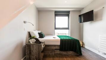 Single Room, Non Smoking | Blackout drapes, free WiFi