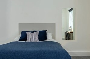 Blackout drapes, free WiFi - Student Only Radford Mill (Nottingham)