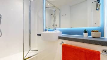 Single Room, Non Smoking | Bathroom