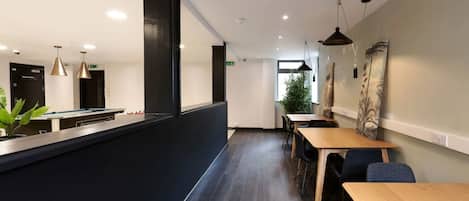 Coin salon dans le hall