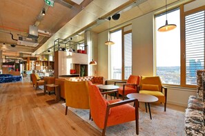 Lobby sitting area - For Student Only Liv Student Sheffield - Campus Accommodation (Sheffield)