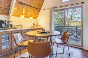 Dining - Family-Friendly Lake Arrowhead Cabin w/ Game Room! (Lake Arrowhead)