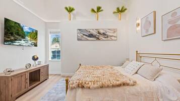 1 habitación, escritorio, tabla de planchar con plancha y wifi