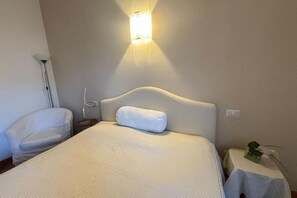 3 bedrooms, in-room safe, desk, iron/ironing board