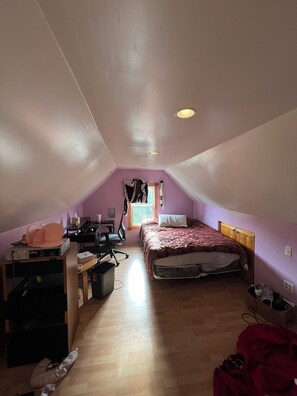 4 bedrooms, WiFi, bed sheets