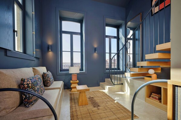 Suite, 1 King Bed, Non Smoking, River View | Hypo-allergenic bedding, free minibar items, in-room safe, free WiFi