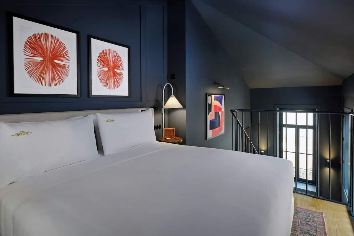 Suite, 1 cama King size, para no fumadores, vista al río | Ropa de cama hipoalergénica y artículos del minibar gratis