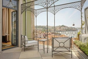 Hypo-allergenic bedding, free minibar items, in-room safe, free WiFi - Origine Porto Gaia, A Tribute Portfolio Hotel (Vila Nova de Gaia)