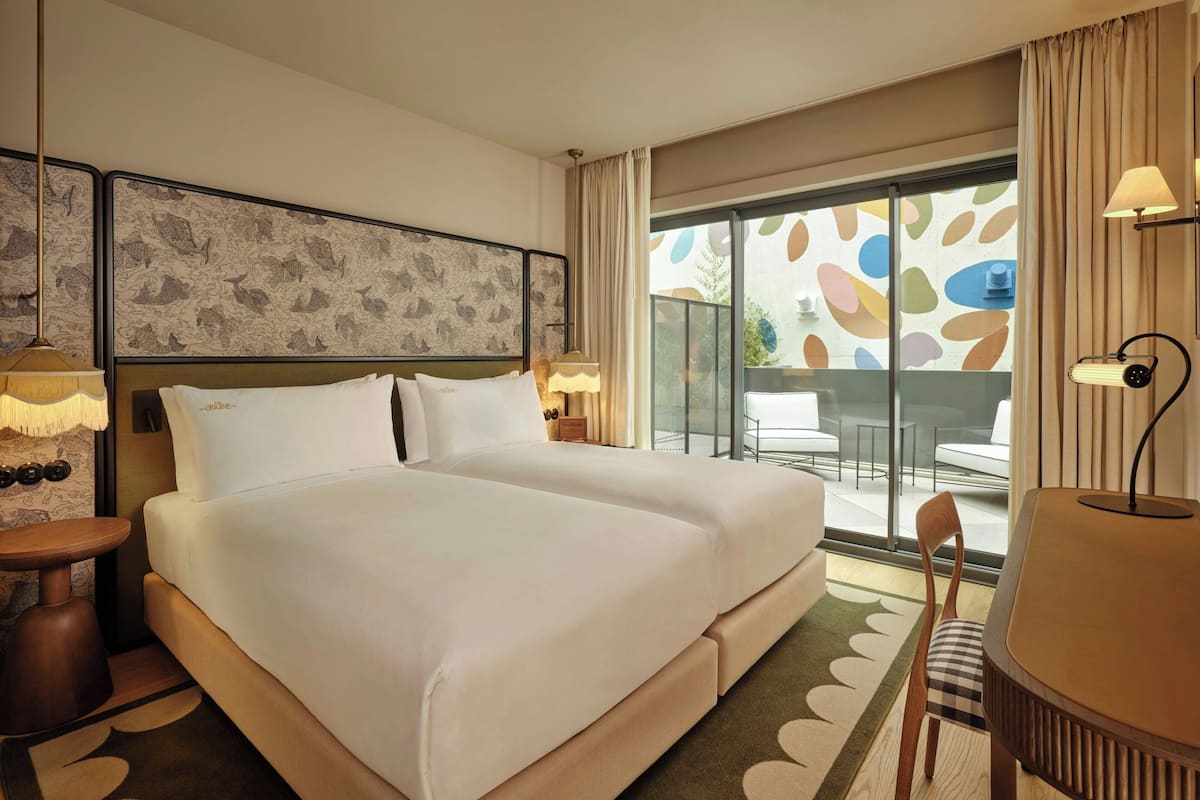 Habitación, 2 camas individuales | Ropa de cama hipoalergénica y artículos del minibar gratis
