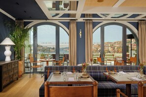 Kontinental frukost varje dag (EUR 30 per person)