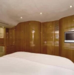 6 bedrooms