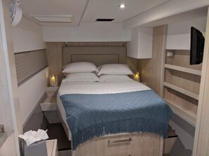 6 habitaciones, escritorio y ropa de cama