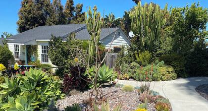 Private Suite In Charming,Historic OB Cottage-Yard/Patio-Blocks To Beaches/Shops