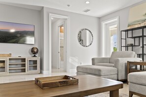 Smart TV, foosball, table tennis - Premier 6BR Resort Home • Pool & Views (Palm Coast)