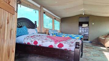 3 bedrooms, WiFi, bed sheets