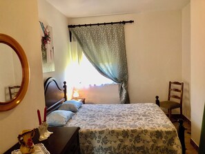 2 chambres, fer et planche à repasser, draps fournis