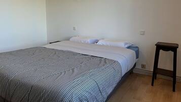 3 bedrooms, WiFi (free)