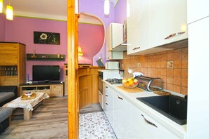 Réfrigérateur, four, plaque de cuisson, lave-vaisselle