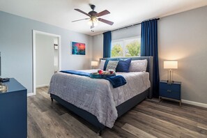 7 bedrooms, desk, iron/ironing board, travel crib