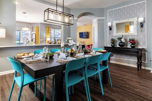 Dining - 7BRThemed - Poolside BBQ - Pool Heat - Near Disney (Kissimmee)