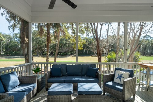Fantastic Home 4 Br/3.5 Ba! Sleeps 10! Amenity Cards! Screen Porch! Golf Views!