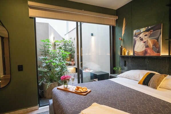 2 habitaciones, tabla de planchar con plancha, wifi y ropa de cama 