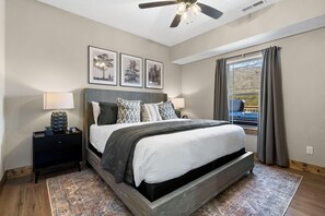 4 bedrooms, iron/ironing board, free WiFi, bed sheets